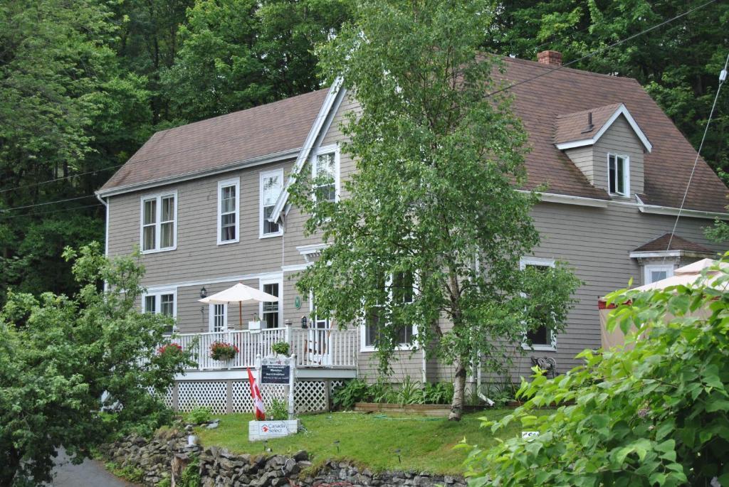 Ascendence Halifax Bed And Breakfast Exterior photo